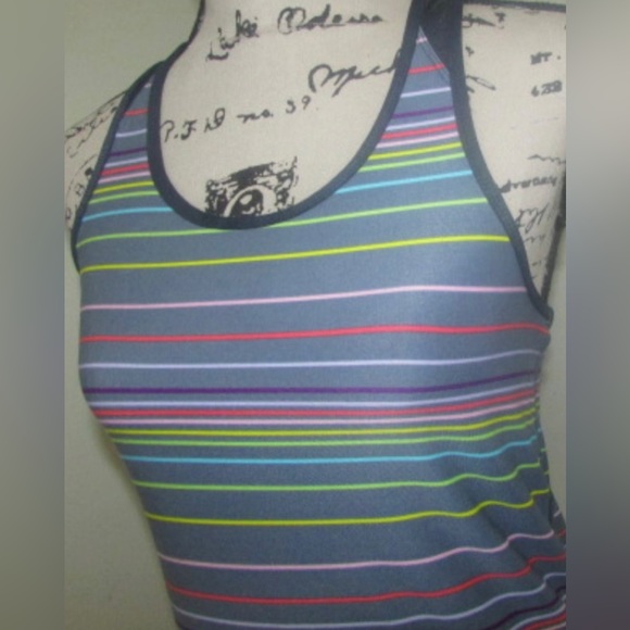 Old Navy UltraLite Rib-Knit Razorback Tank Top - Picture 3 of 7